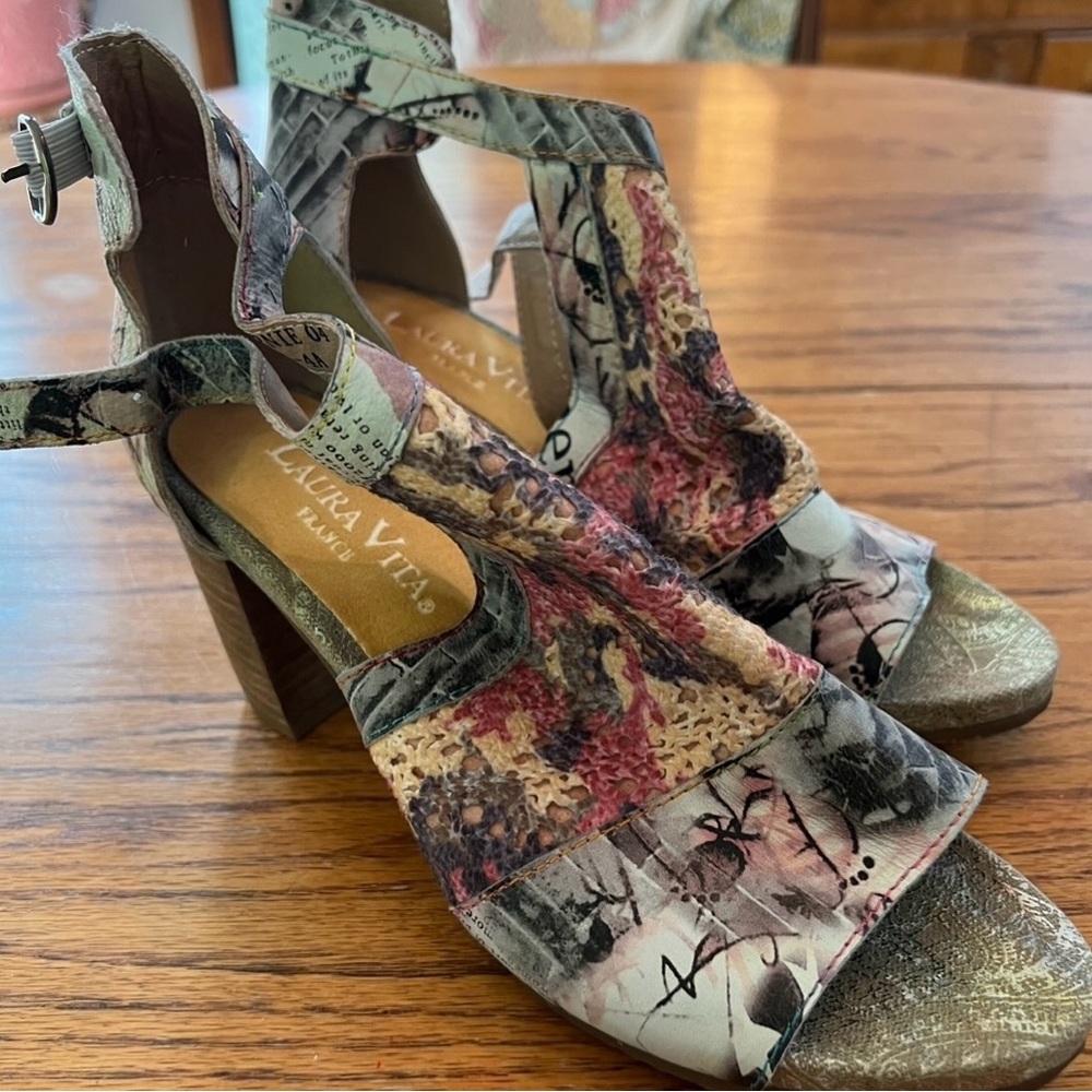 Laura Vita France Leather Heels. Over $120 New. Never Worn. Size
40/9